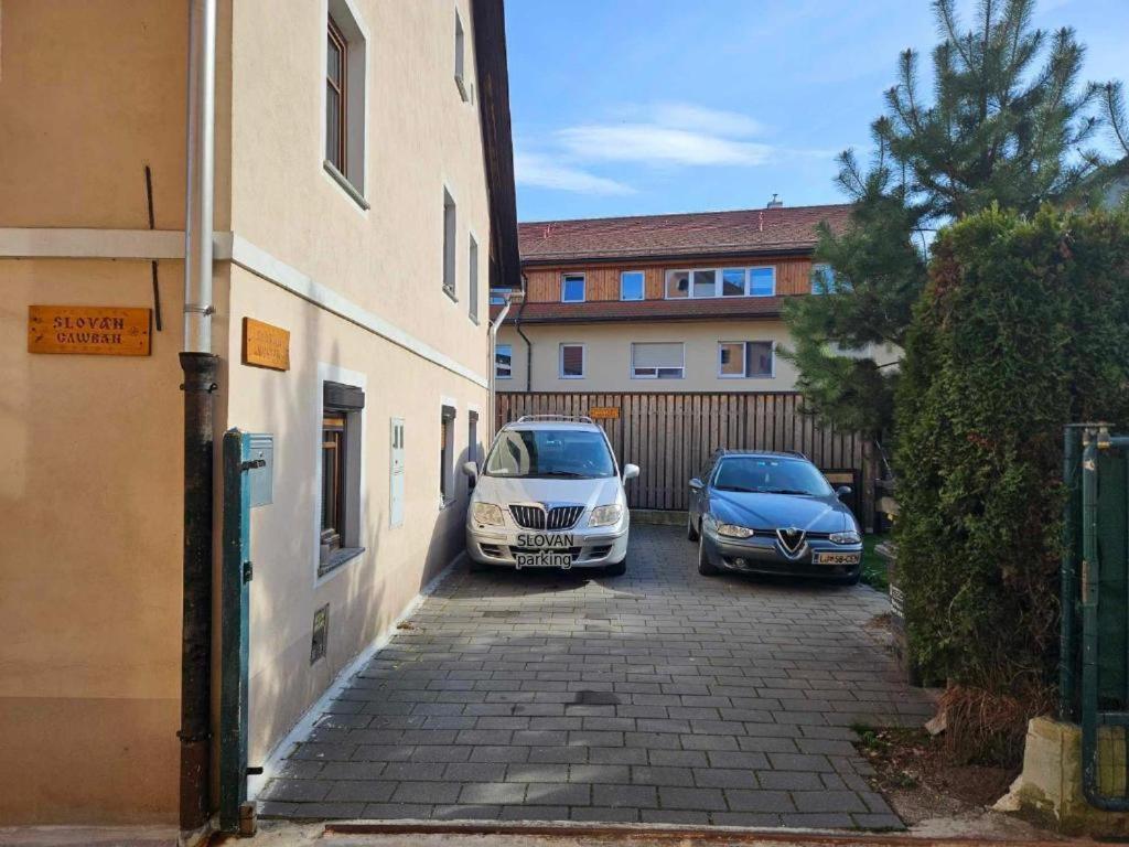 Apartment Slovan Шкоф'я-Лока Екстер'єр фото